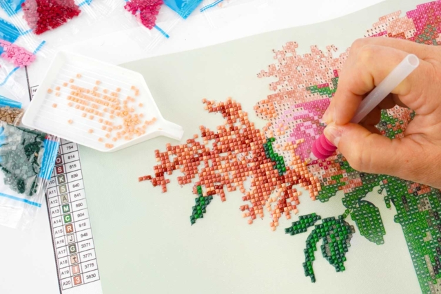 application des diamond painting - Diamond Painting : Kit complet - 10doigts.fr