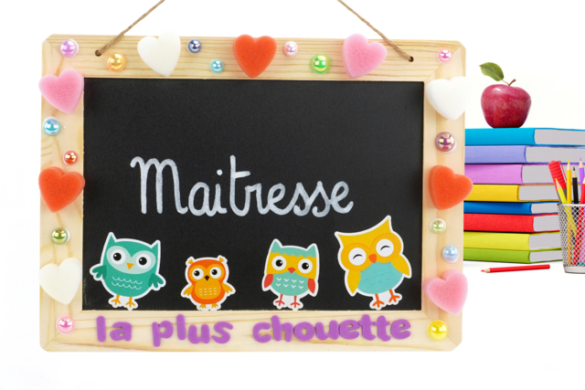 Ardoise Maitresse la plus chouette - Des gommettes animaux pour créer et apprendre dès la maternelle - 10doigts.fr