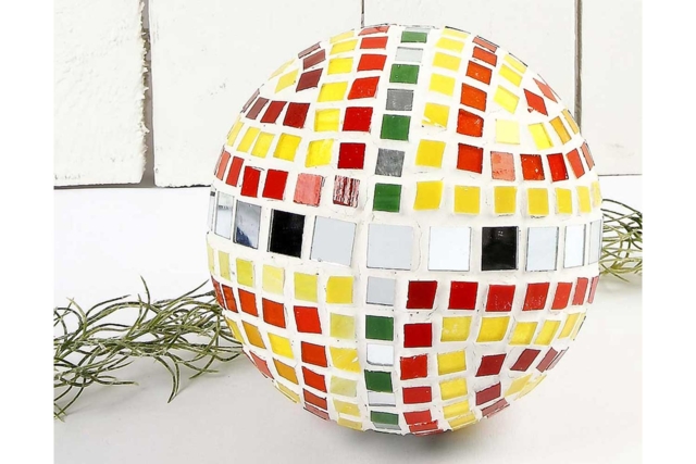 Boule mosaïque décorative - Boules en polystyrène - 10doigts.fr