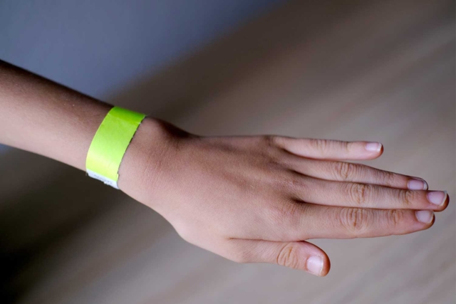 Bracelets d'identification - 5 Couleurs - Jeux d’extérieur - 10doigts.fr