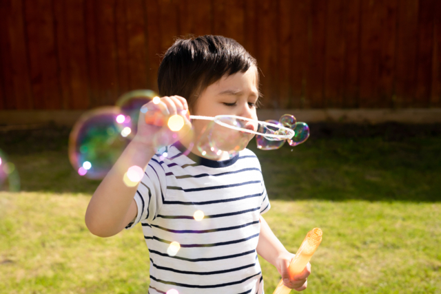 bulles de savon enfants - Jeux et Animations - 10doigts.fr