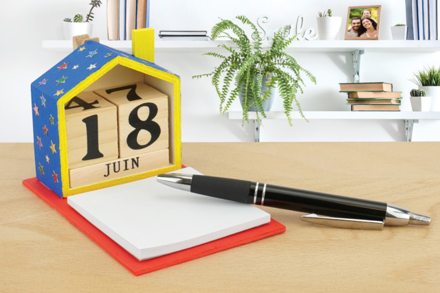 Calendrier / mémo pour la fête des pères - Objets bois pour le bureau - 10doigts.fr