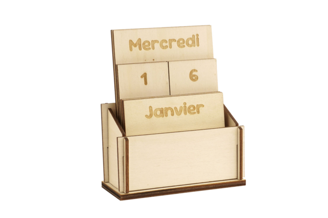 Calendrier perpétuel en bois à monter - Objets bois pour le bureau - 10doigts.fr