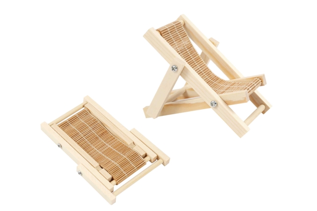 Chaise en bois miniature - Univers Miniature : maison de poupée et miniatures - 10doigts.fr