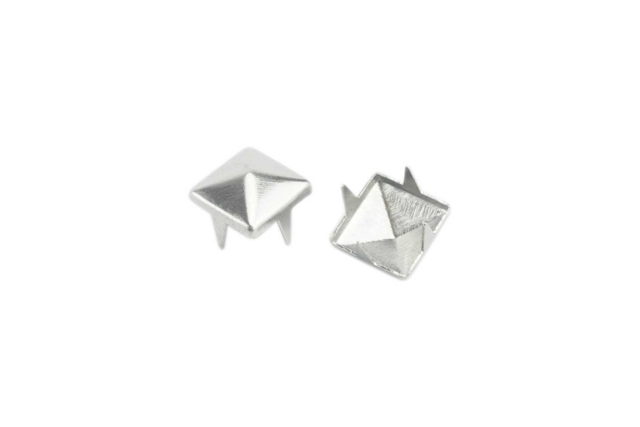 Clous à griffes, forme pyramide argent - Clous et rivets - 10doigts.fr