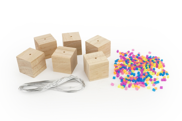 contenu du kit coeurs perles fusibles - Kits fête des parents - 10doigts.fr