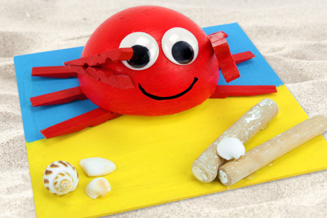 Crabe 3D avec des demi-pinces à linge - Décors nature - 10doigts.fr