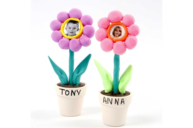 création en pâte à modeler fleurs - Pâtes à modeler autodurcissantes - 10doigts.fr