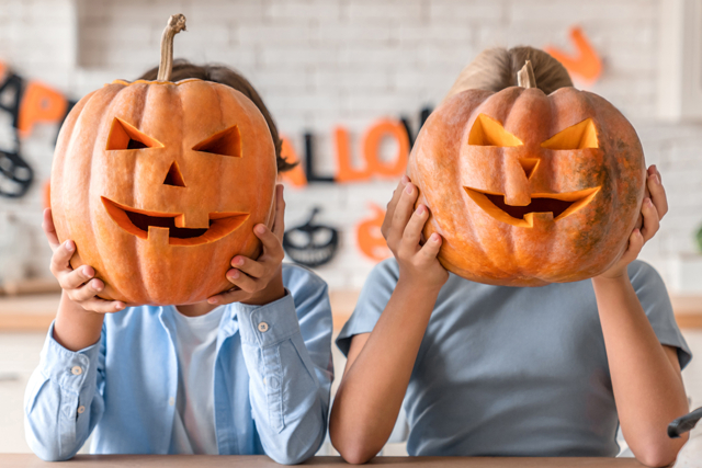 Creuser une citrouille pour Halloween - Kits créatifs Halloween - 10doigts.fr
