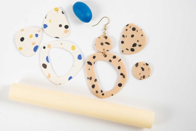 Crochets d'oreilles or pate fimo - Boucles d'oreilles - 10doigts.fr