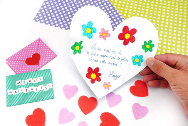 Enveloppe cœur "Merci maîtresse" - Papiers de soie - 10doigts.fr