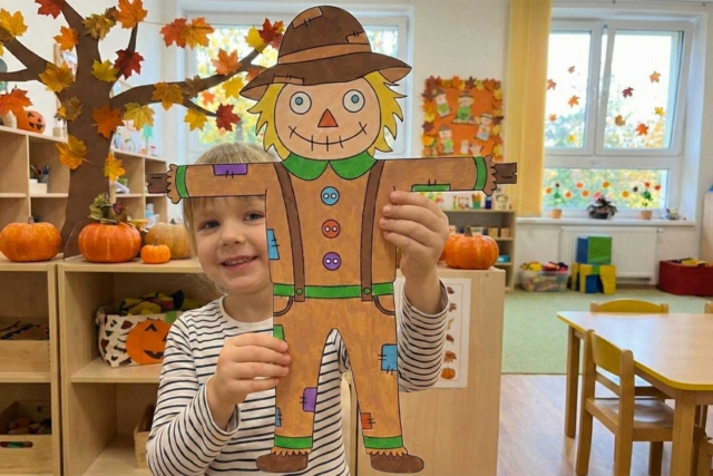 épouvantil automne à colorier - Décorations d'Automne - 10doigts.fr