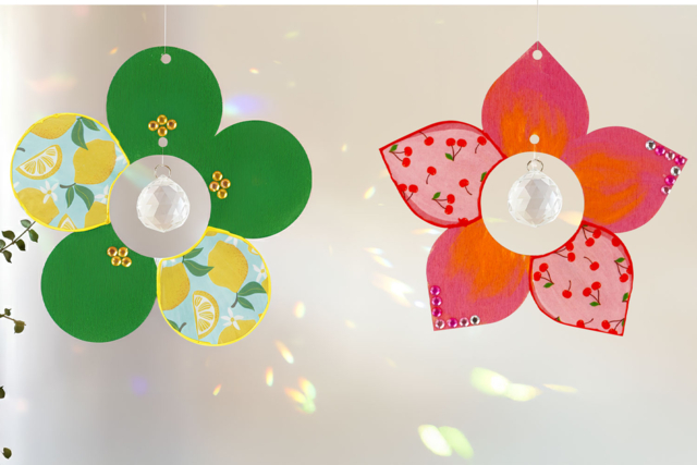 fleurs attrape soleil à suspendre - Suspensions décoratives en bois - 10doigts.fr