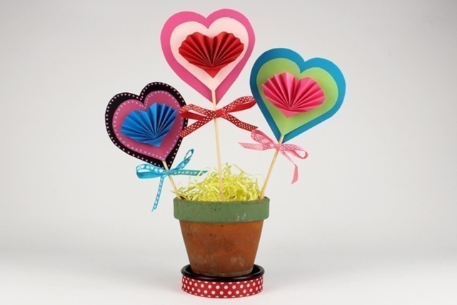 Fleurs d'amour - Accessoires en bois - 10doigts.fr