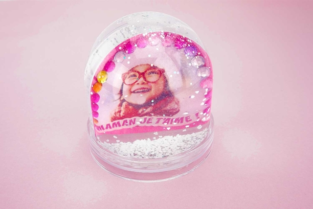Globe plexy boule à neige avec inclusion photo - Boule à neige, Cloche - 10doigts.fr