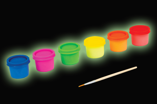 gouache qui brille dans le noir - Peinture fluo et phosphorescente : de la couleur de jour comme de nuit - 10doigts.fr