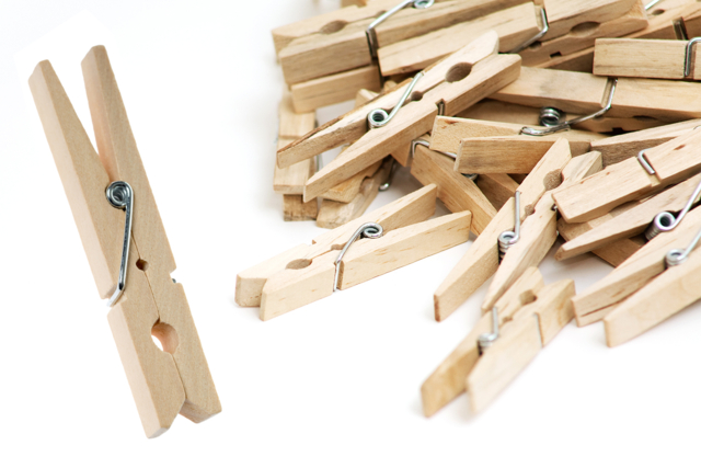 Grandes pinces à linge en bois pour bougie - Mèches et Accessoires Bougies - 10doigts.fr