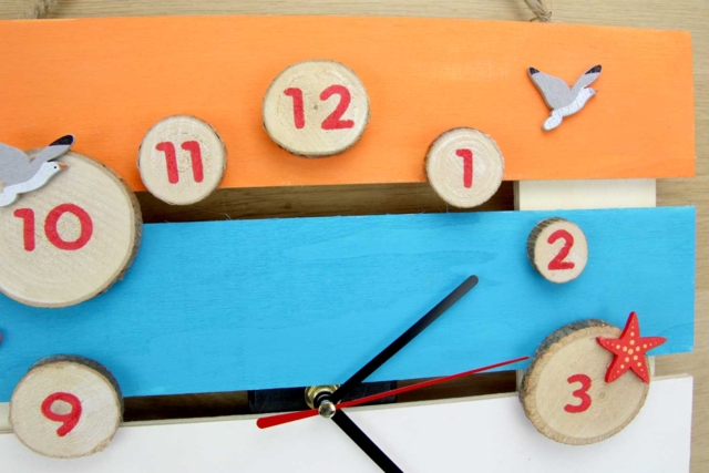 horloge mer - Déco en bois peints - 10doigts.fr