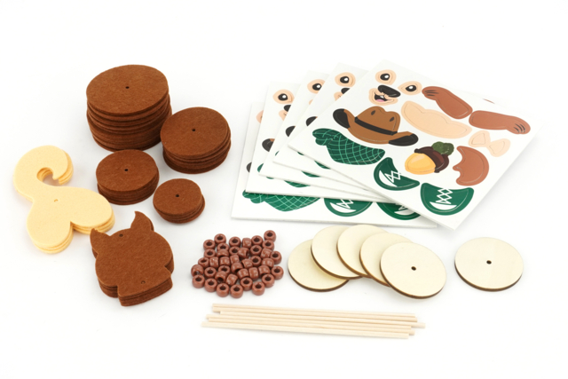 Kits écureuils en feutrine - le matériel - Kits créatifs Automne - 10doigts.fr