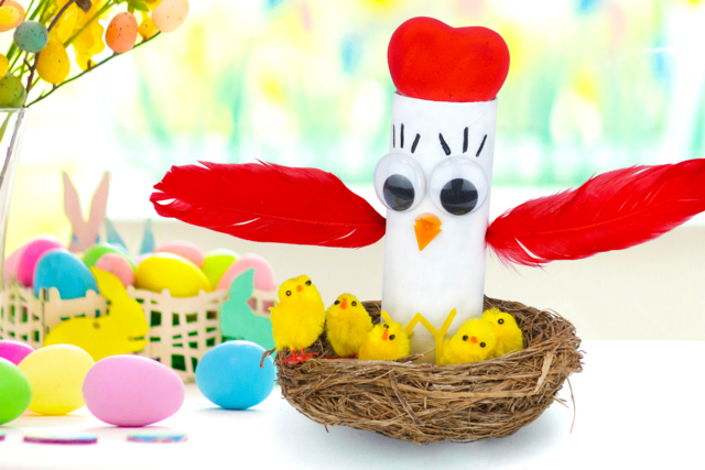 La poule de Pâques et ses poussins - Accessoires décoratifs de Pâques - 10doigts.fr