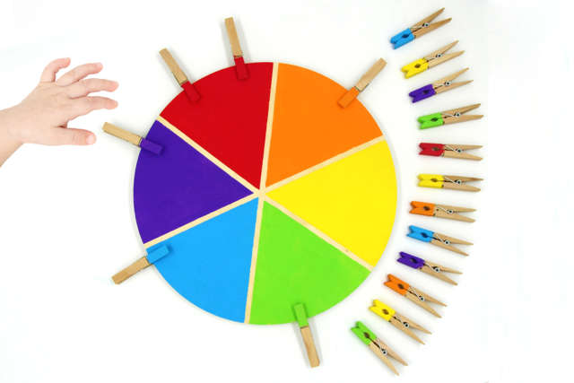La roue des couleurs - Montessori - Supports plats en bois - 10doigts.fr