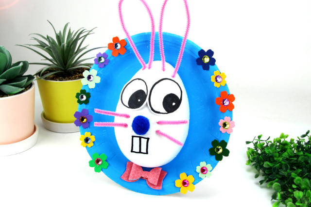 Lapin de Pâques 3D dans une assiette - Décorations fleurs et feuilles : ajoutez une touche de nature à toutes vos créations - 10doigts.fr
