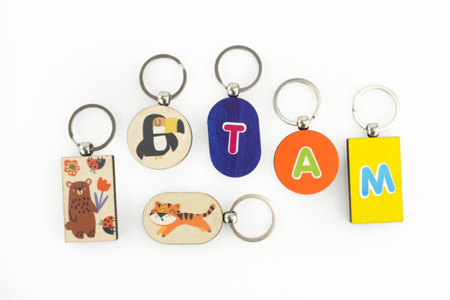 Mega Lot Porte clef bois - Bijoux et porte-clefs en bois - 10doigts.fr