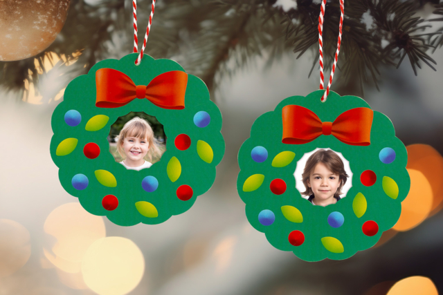 Mini cadres Couronne de Noël + gommettes - 6 suspensions - Kits créatifs de Noël pour les enfants - 10doigts.fr