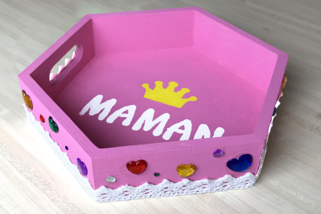 Mini plateau fête des mères - Pochoirs adhésifs : la solution parfaite pour des motifs nets et sans bavure - 10doigts.fr