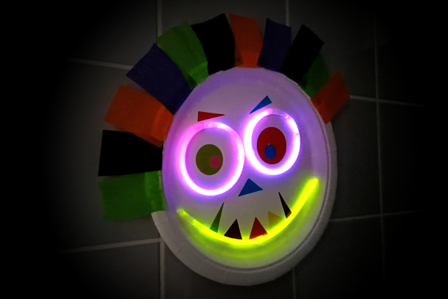 Monstre aux yeux lumineux - Articles lumineux, guirlandes et bougies LED - 10doigts.fr