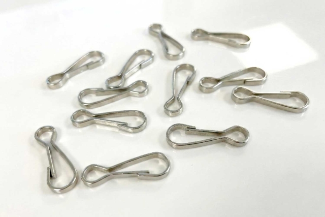 Mousquetons en métal argenté - 12 pièces - Porte-clés - 10doigts.fr