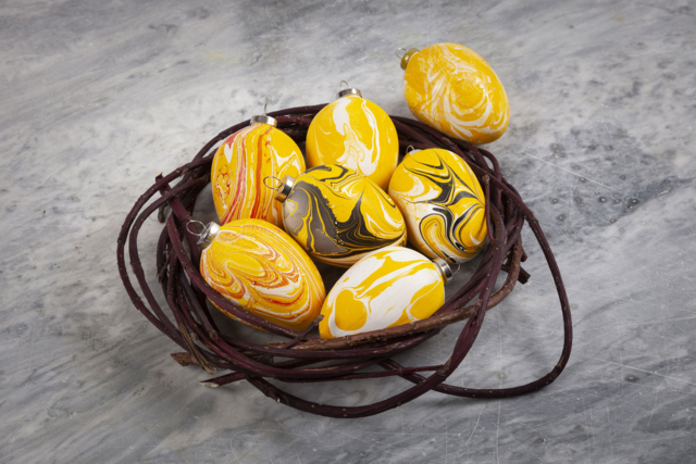 Oeufs marbrés - Plastique Opaque - 10doigts.fr