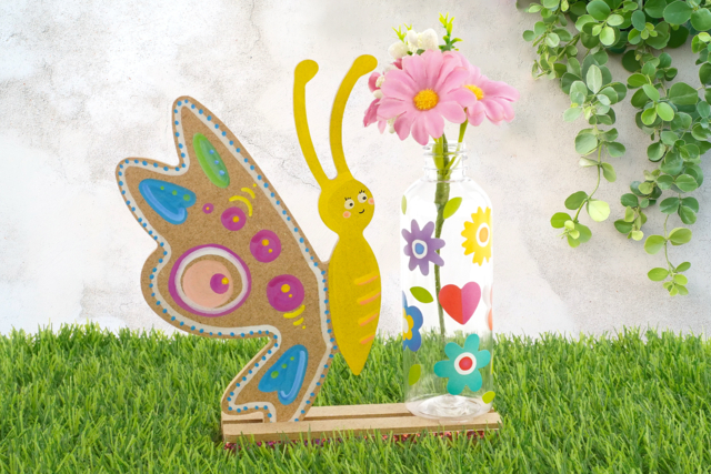 Papillon et bouquet de fleurs - Animaux en bois - 10doigts.fr