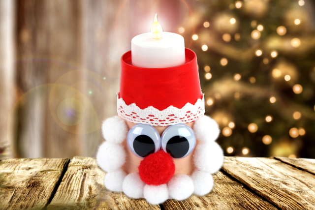 Père Noël lumineux avec un gobelet en carton - Articles lumineux, guirlandes et bougies LED - 10doigts.fr