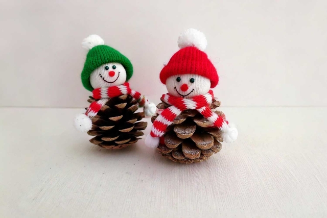 personnages pommes de pin - Petites décorations de Noël - 10doigts.fr
