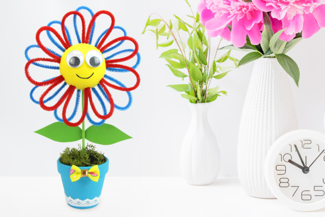 Petite fleur dans son pot - Chenilles, cure-pipe - 10doigts.fr