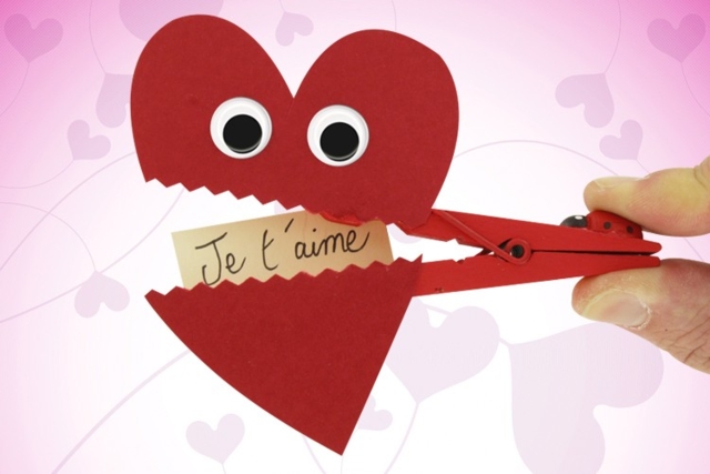 Pince à linge Coeur - Ciseaux - 10doigts.fr