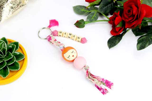 Porte-clés mignon en perles - MAMAN - Perles Bois - 10doigts.fr