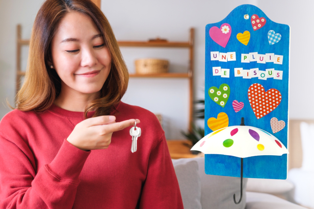 Porte-clés mural "Pluie de Bisous" - Objets bois pour la cuisine - 10doigts.fr