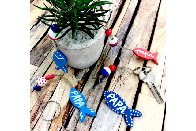 Porte-clés Poisson PAPA - Perles Bois - 10doigts.fr