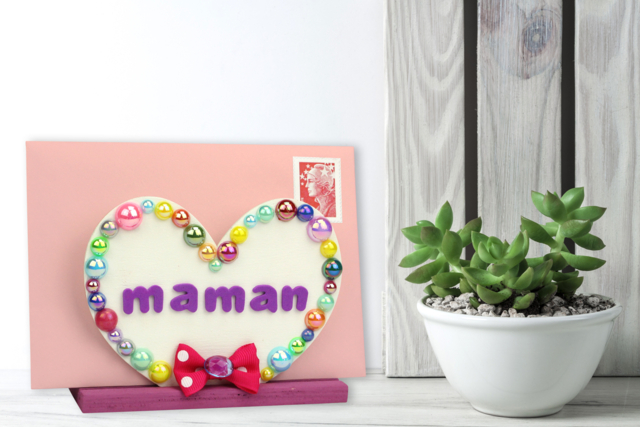 Porte-courrier coeur - Cabochons - 10doigts.fr