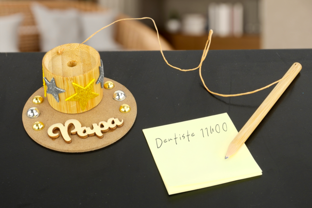 Porte stylo pour la fête des pères - Gommettes de Noël : autocollants et stickers créatifs pour enfants - 10doigts.fr