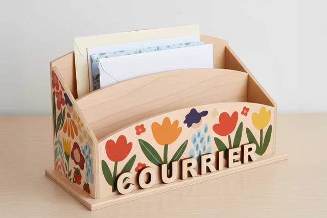 Range-courrier en bois décoré - Objets bois pour le bureau - 10doigts.fr