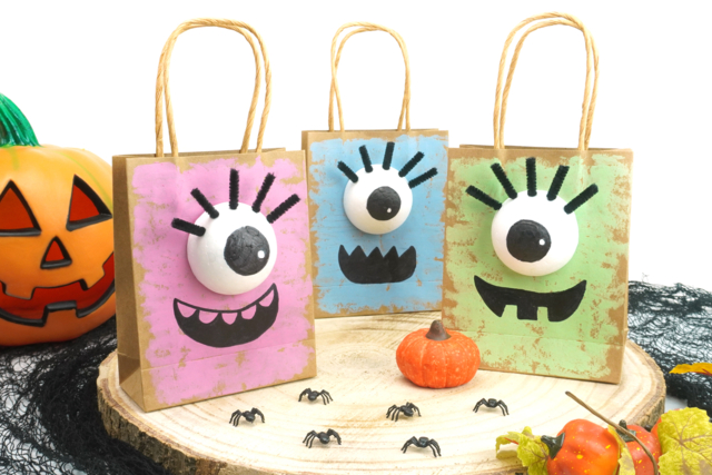 Sac à bonbons petit monstre - Papier kraft et liège - 10doigts.fr