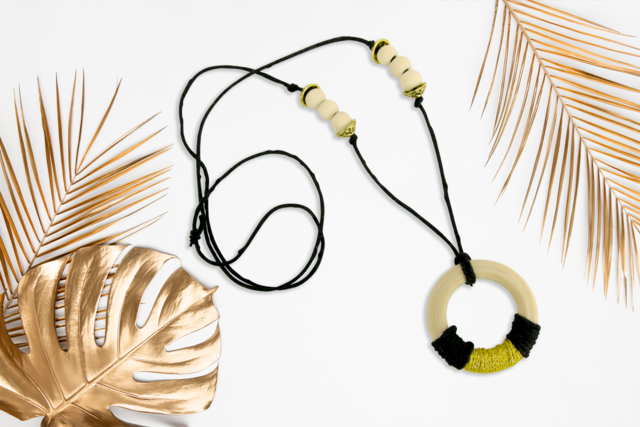 Sautoir anneaux naturel - Perles Bois - 10doigts.fr