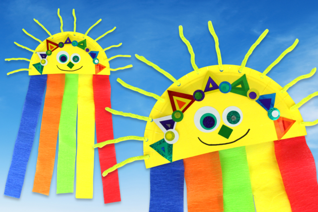 Soleil arc-en-ciel avec une assiette en carton - Gommettes formes assorties : un univers pour créer sans limite - 10doigts.fr