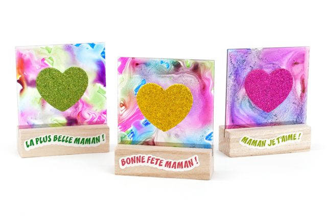 Support coeur galaxie - Décorations coeurs pour des créations pleines d'amour - 10doigts.fr