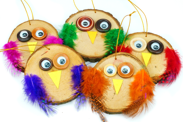 Suspensions chouettes avec des tranches de bois - Objets en bois Noël - 10doigts.fr