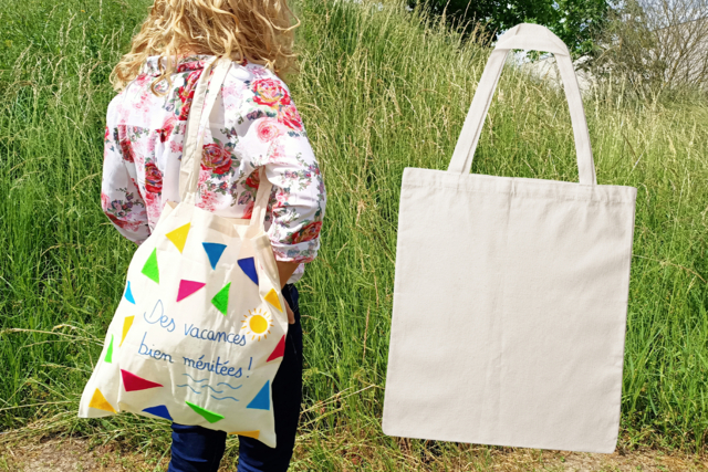 Tote bag à décorer (cadeau maitresse) - Peintures et marqueurs pour tissus - 10doigts.fr