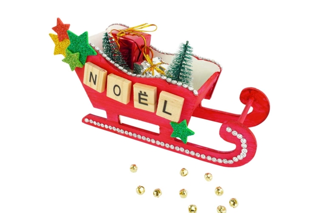 Traîneau en bois naturel rouge - Objets en bois Noël - 10doigts.fr